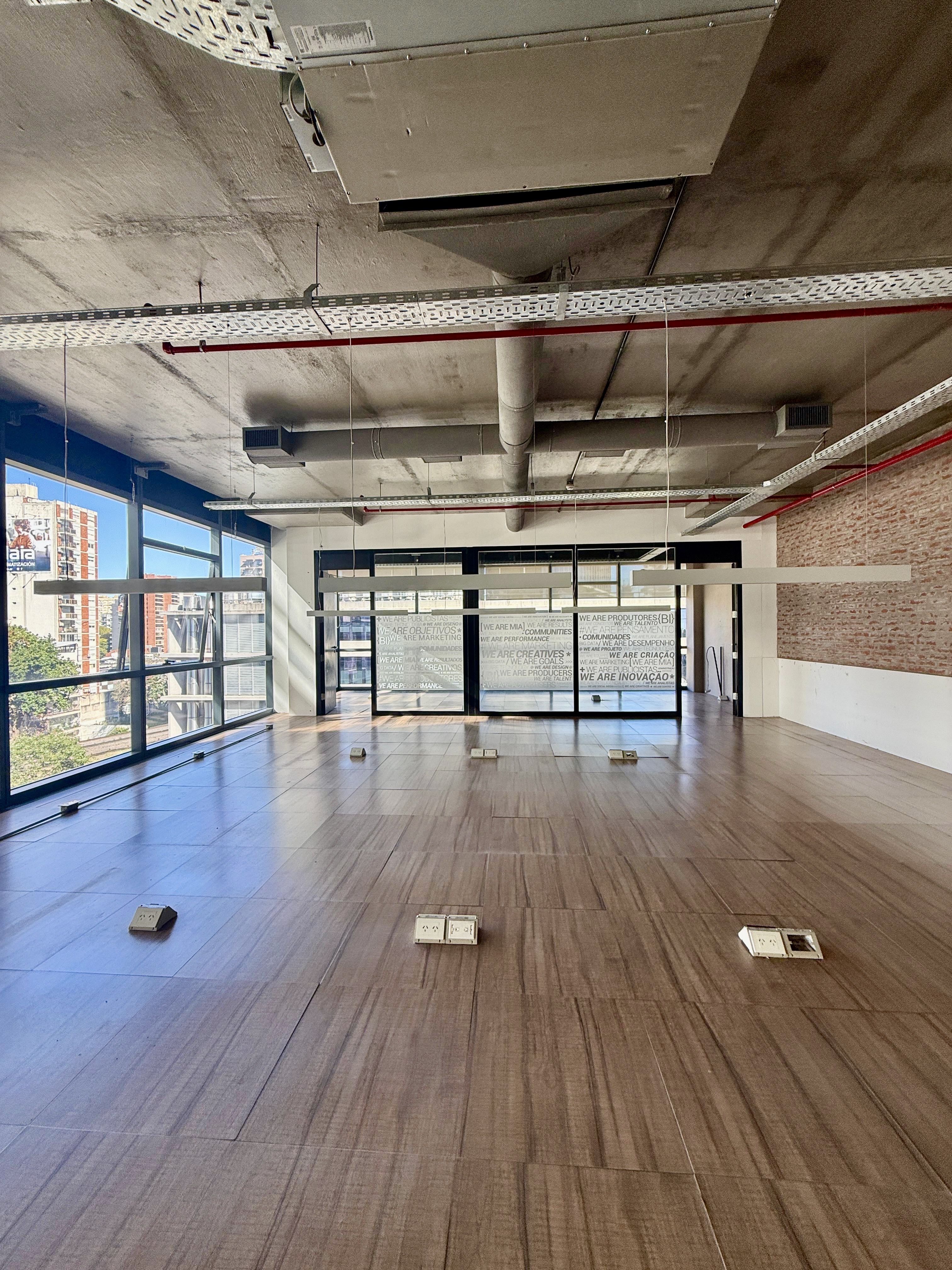 Interior · Planta completa · Luz natural