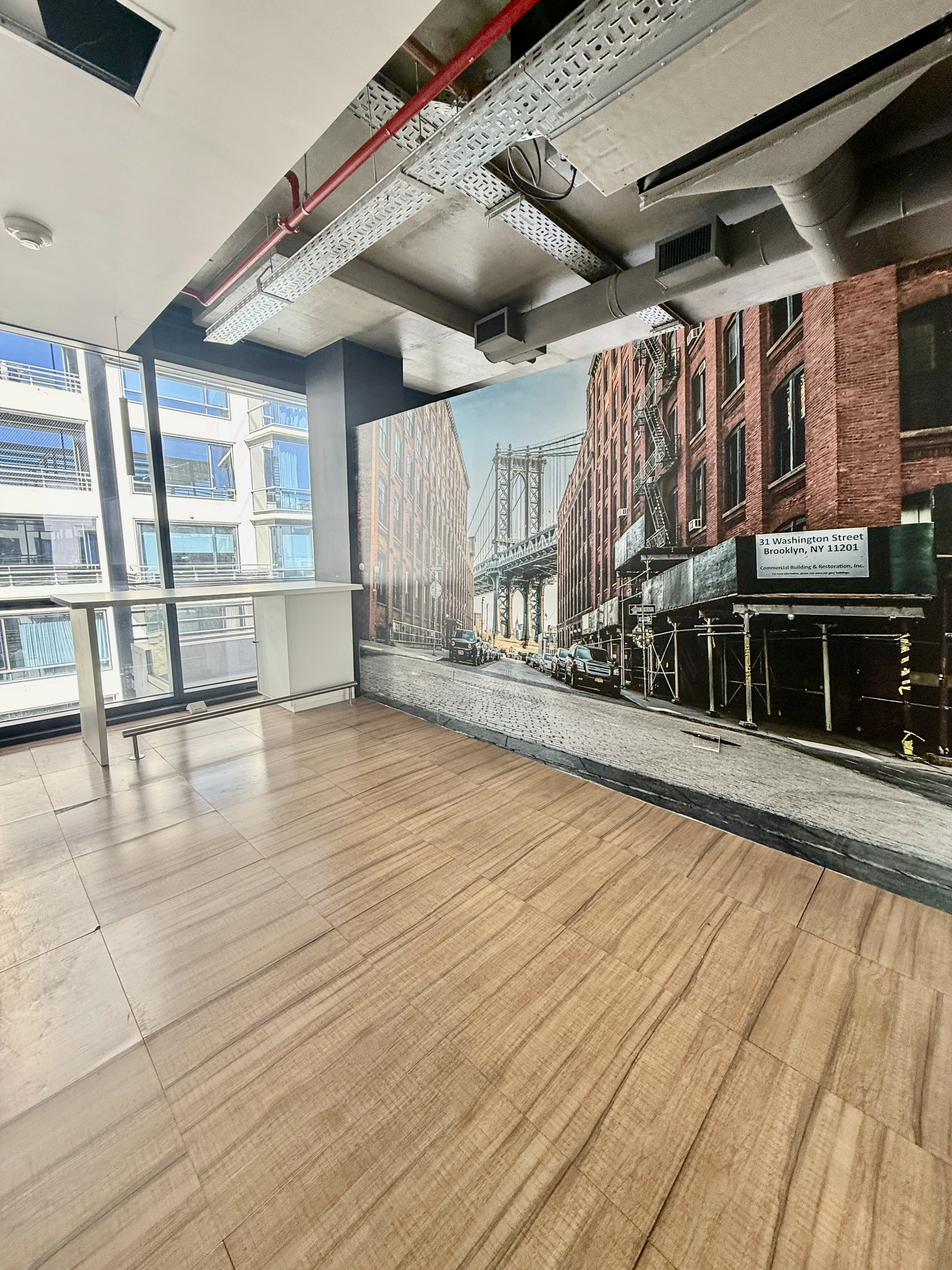 Interior · Loft industrial · Mural Brooklyn